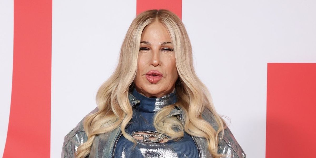 1200px x 600px - Alexis Stone Goes Viral Doing Jennifer Coolidge Drag At Fashion Event