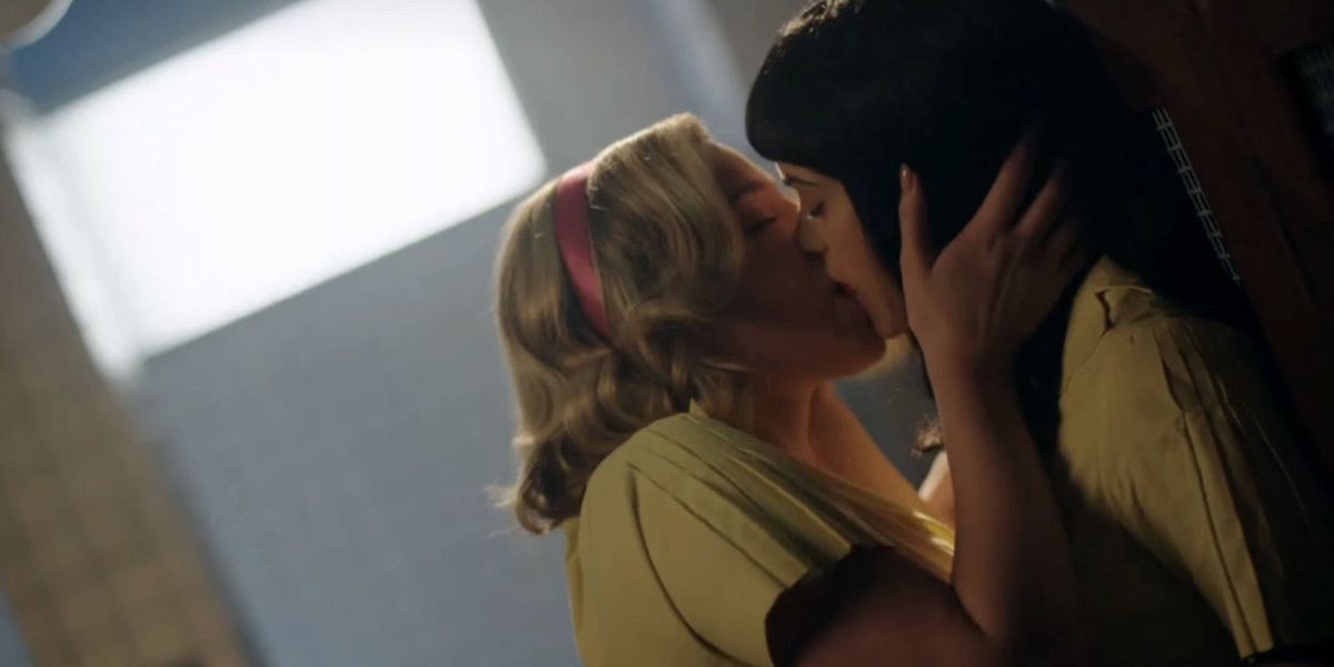 Riverdale's Betty and Veronica love each other so much IRL