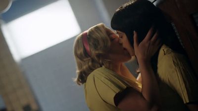 Riverdale' Star Says Betty & Veronica's Relationship Will Be