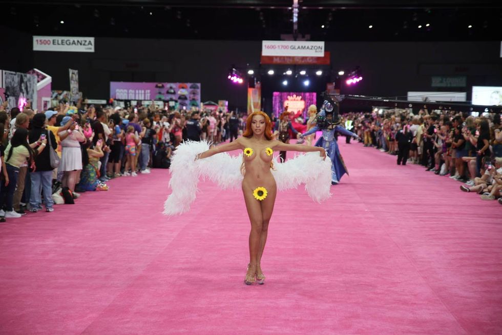 Dragcon 2024 Drag Walk queens Photo Gallery list