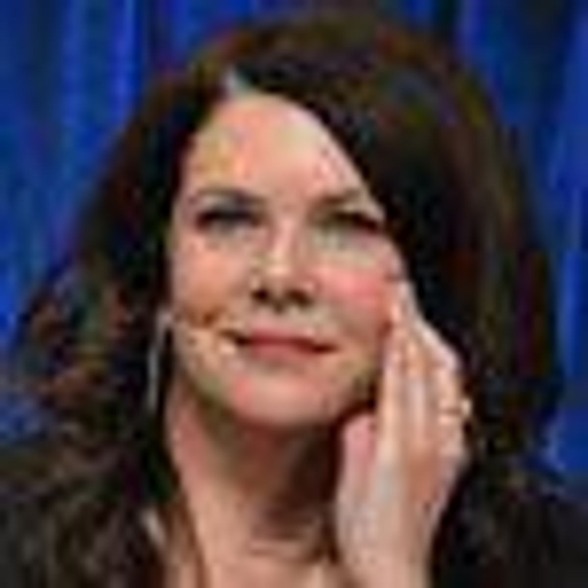 CW Buys Lauren Graham/Ellen DeGeneres Collaboration Bringing Graham's Novel to Series 