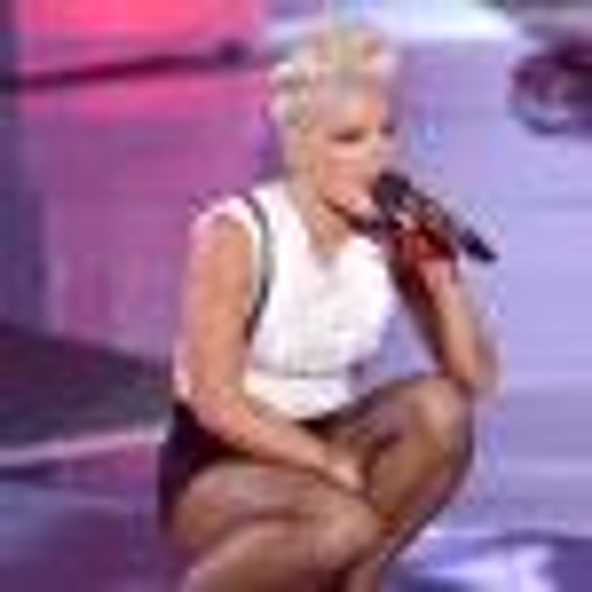 Watch: P!nk Blows the VMAs 'One Last Kiss' 