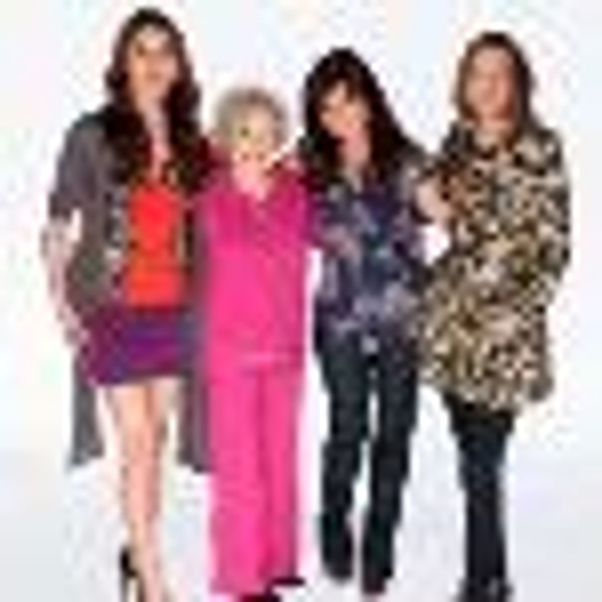 'Hot in Cleveland' Plays an Early Lesbian Card with Valerie Bertinelli