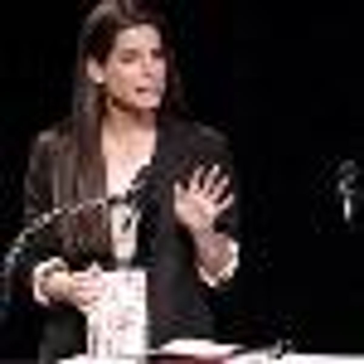 Oscar Nominated Sandra Bullock Accepts Razzie with Pride: Video