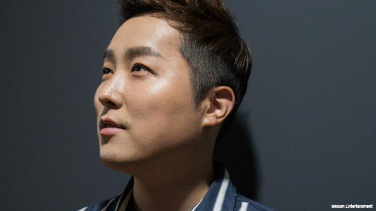 Korean Singer Kwon Do-woon Came Out As Gay