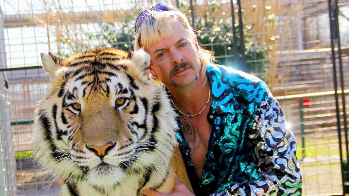 Netflix's 'Tiger King' Docuseries Is a Wild, Gay, Polyamorous Mess