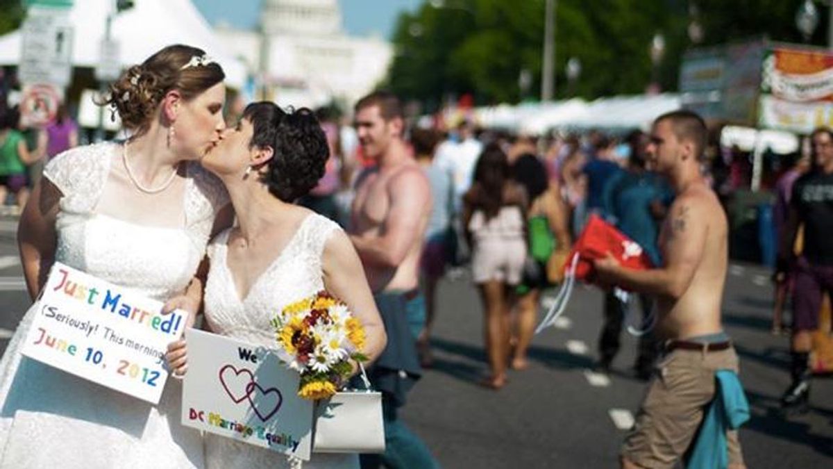 Lesbians Married After Meet-Cute as 'Jeopardy!' Contestants