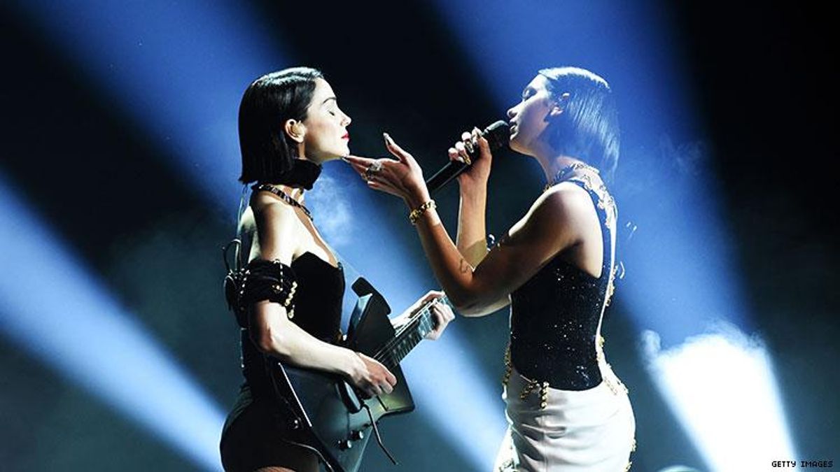 Dua Lipa & St. Vincent's Grammy Performance Was Queer AF!!