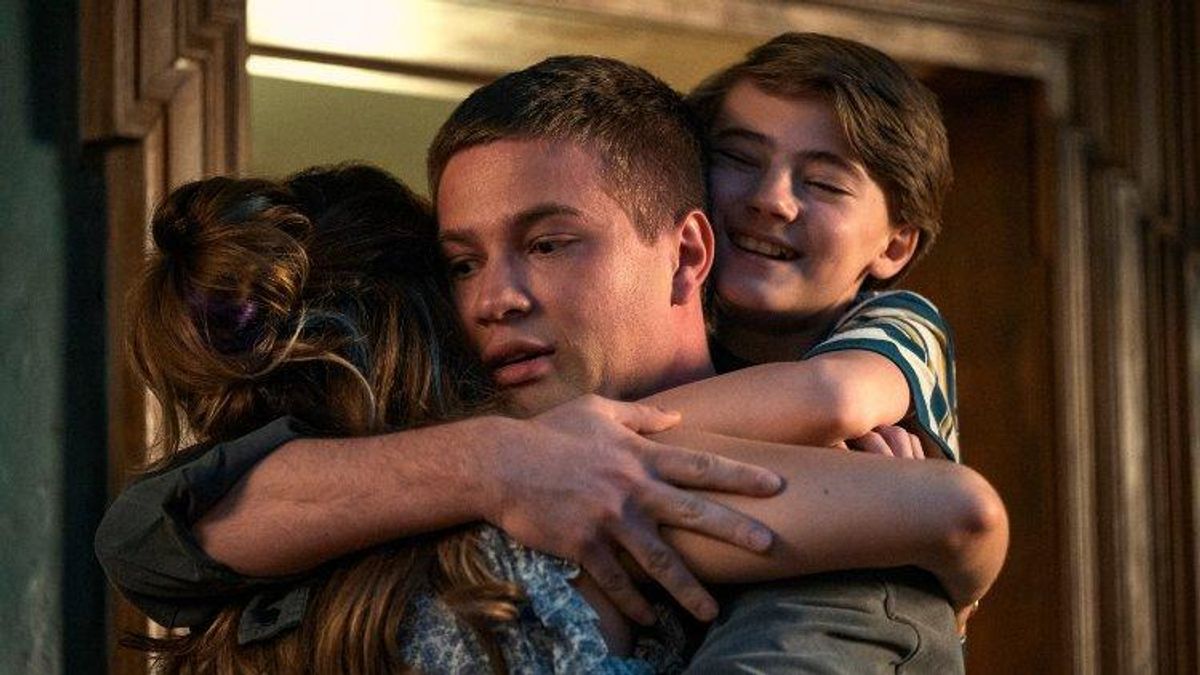 Watch Connor Jessup Brood In The Locke & Key Season 3 Trailer