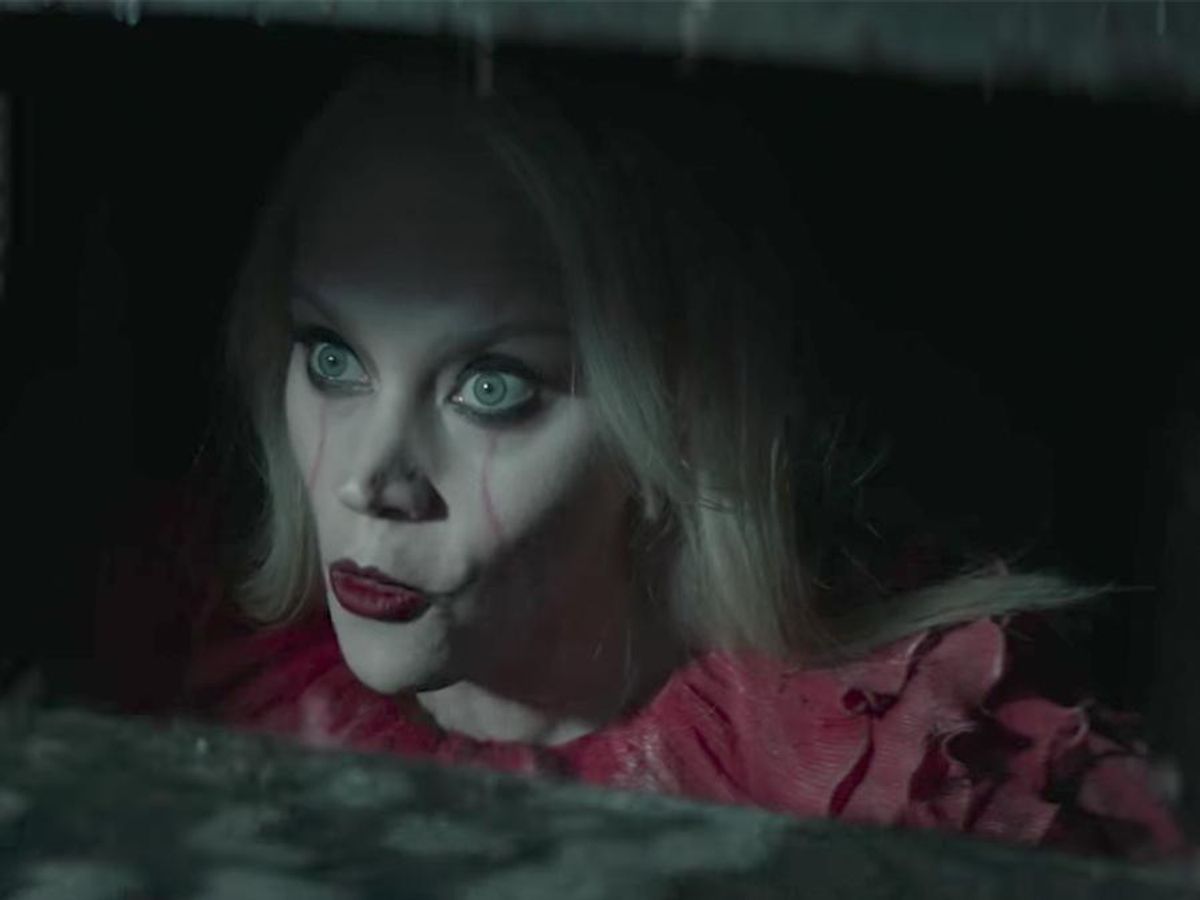 Kate McKinnon Trolls the Trump Team as 'Kellywise the Clown' on 'SNL'