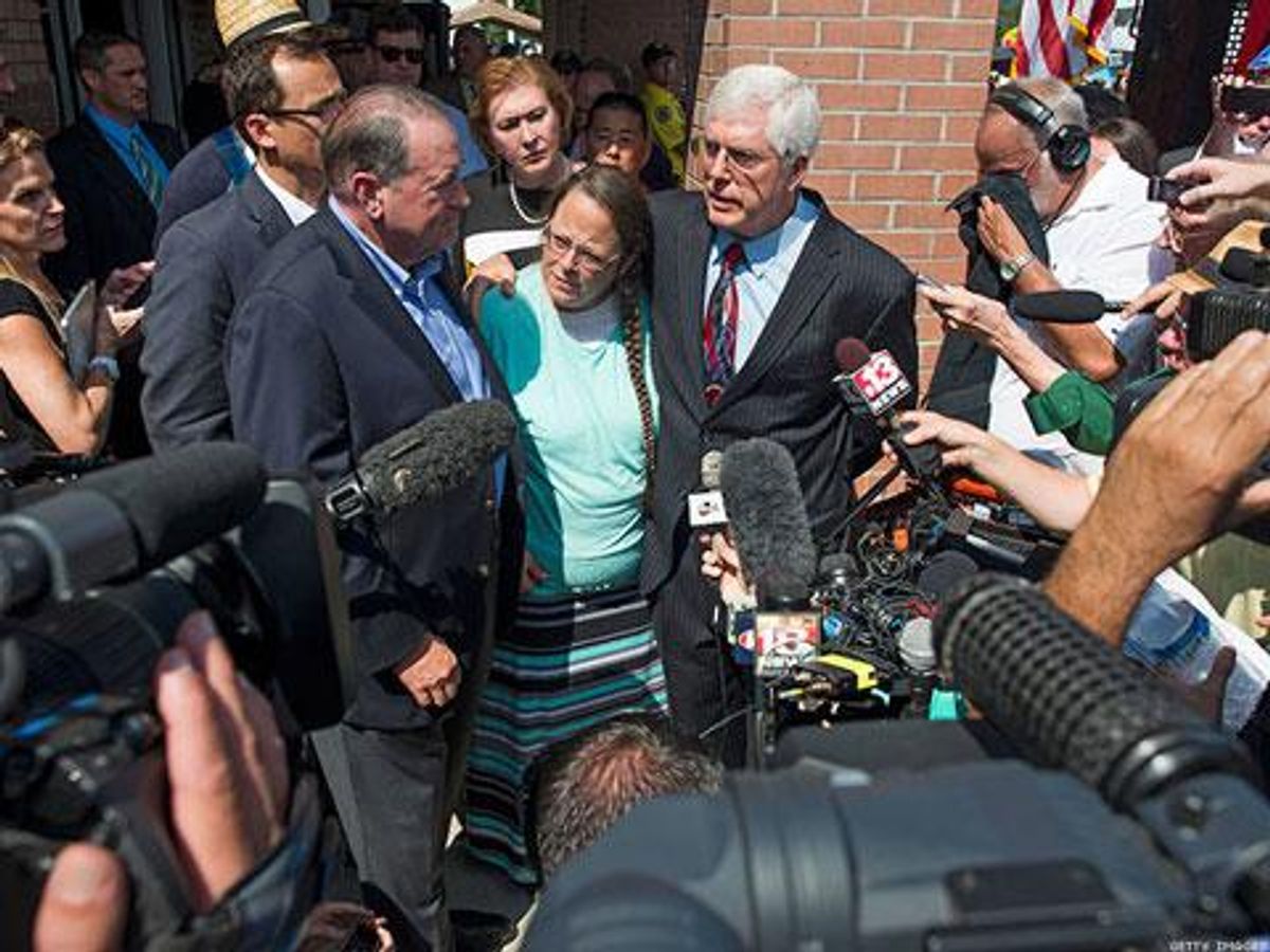 BREAKING: Kentucky Deputy Clerk Claims Kim Davis Violated Judge's Order