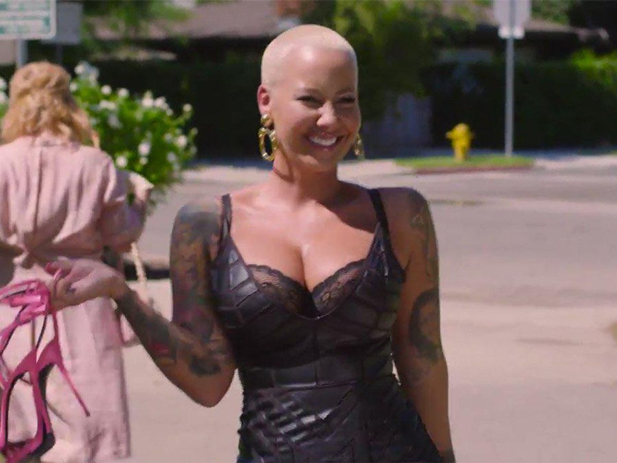 Amber Rose Walks With No Shame, Like a Boss 