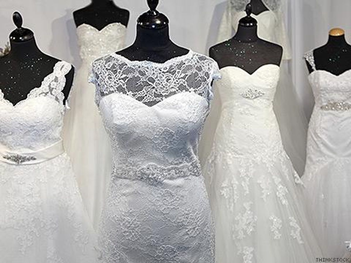 15 Thoughts This Lesbian Bride Had While Trying on Dresses 