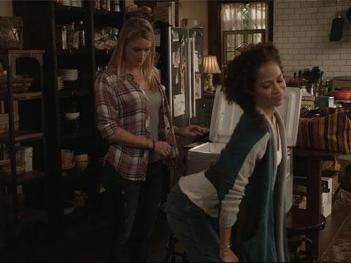 WATCH: The Fosters' Lesbian Moms Do Twerking 101 