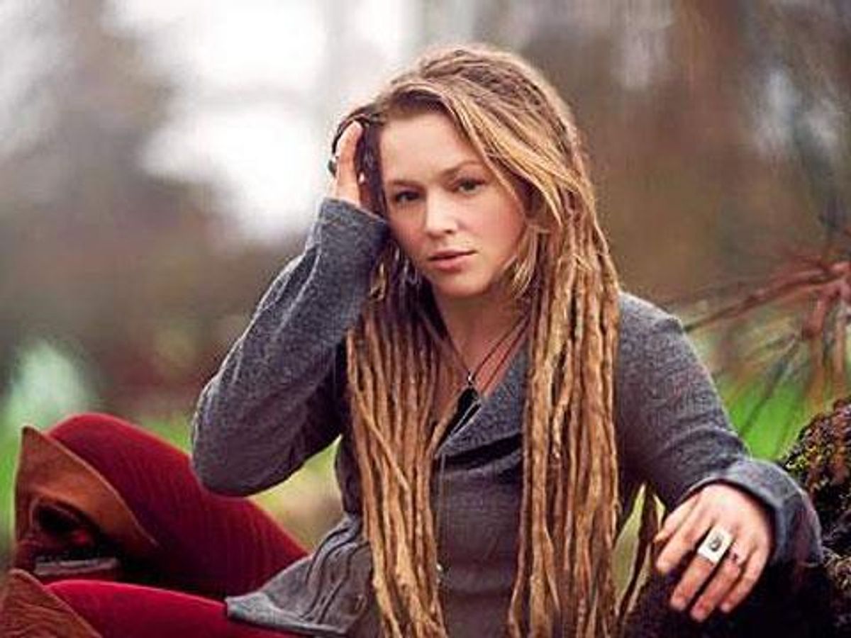 American Idol's Contestant Crystal Bowersox Releases "Coming Out for Christmas" Single