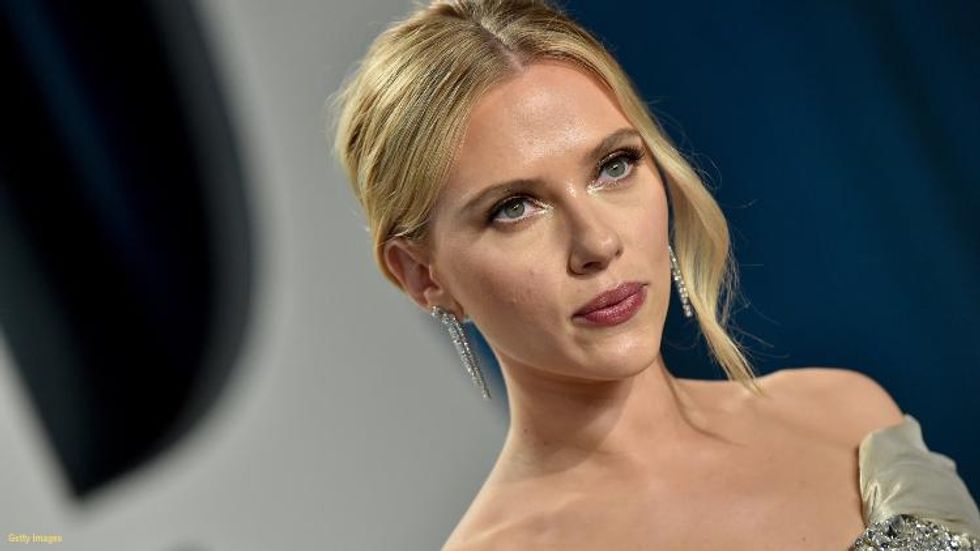 Scarlett Johansson Fuck Dog - Scarlett Johansson Is 'Embarrassed' About Past Asian, Trans Comments