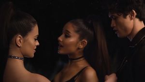 300px x 169px - Ariana Grande Wants to Hook Up With a Girl in New Music Video