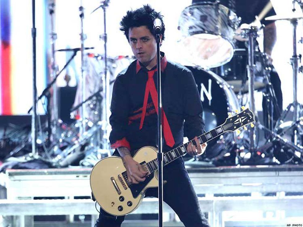 Green Day Leading an Anti-Trump Chant at the AMAs Will Make Your Monday