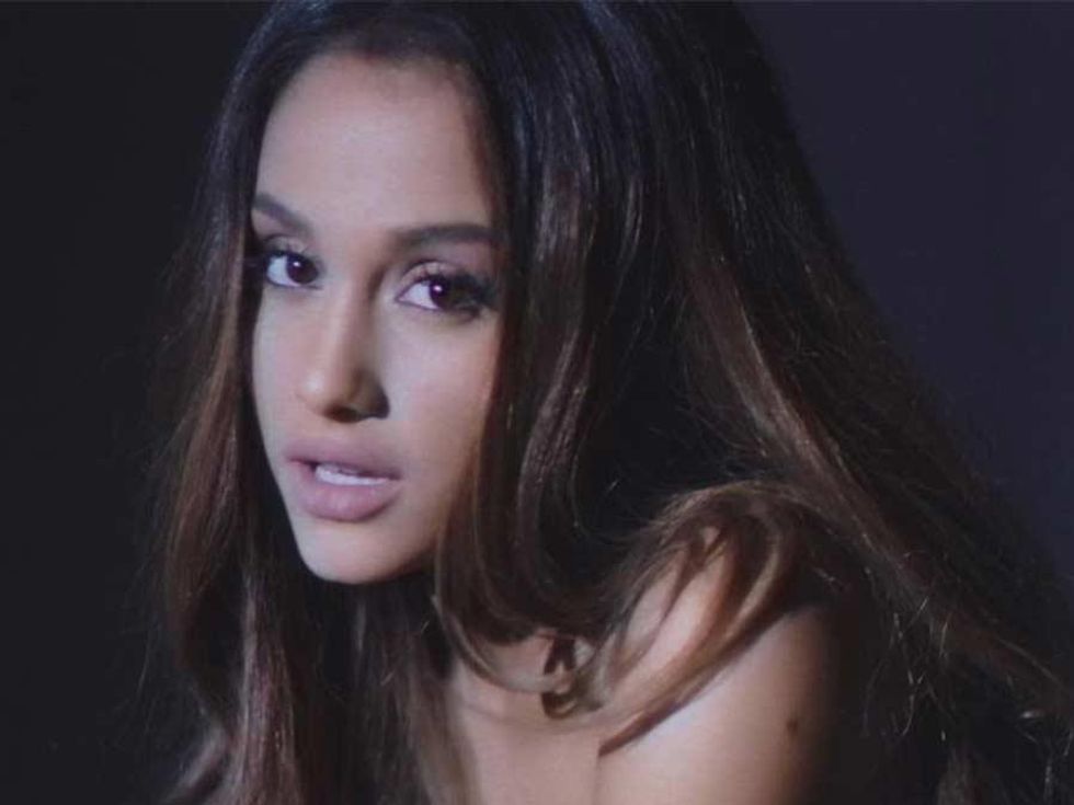Ariana Grande Porn Captions Hypnosis - Ariana Grande Is a 'Dangerous Woman' in Sultry New Video