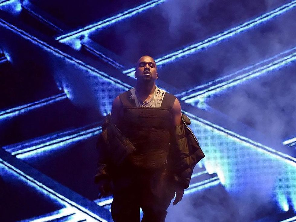 Kanye West – Glow