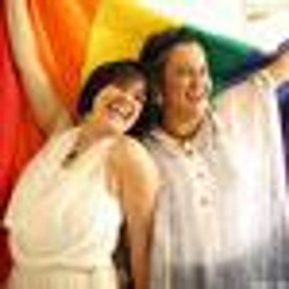 Lesbian Couple Among The First Gay Couples Legally Wed In Colombia 8598