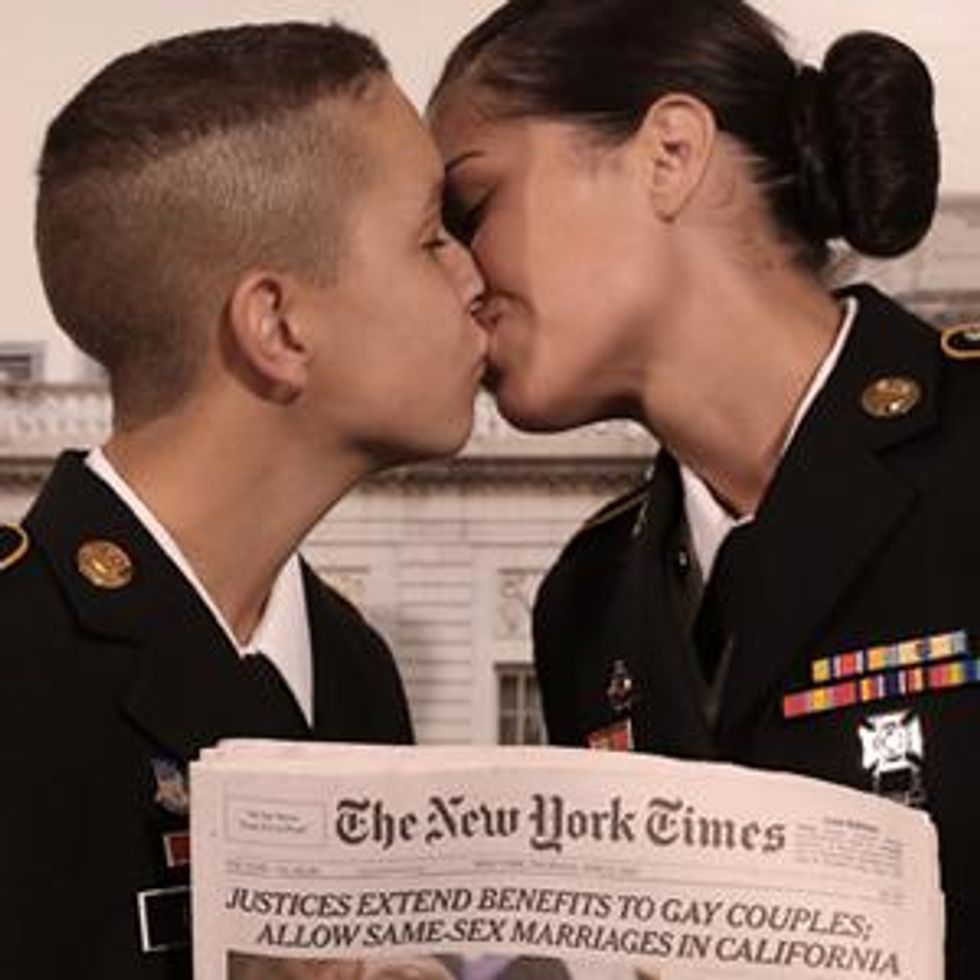 Shot of the Day: Lesbian Military Couple / Contest Winners Pick Up Marriage  License For NYC Pride Wedding