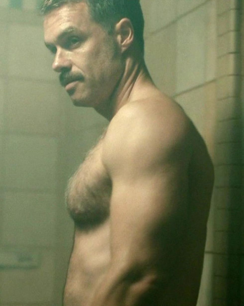 15 Sexy Pics Of Murray Bartlett Star Of Hbos The Last Of Us