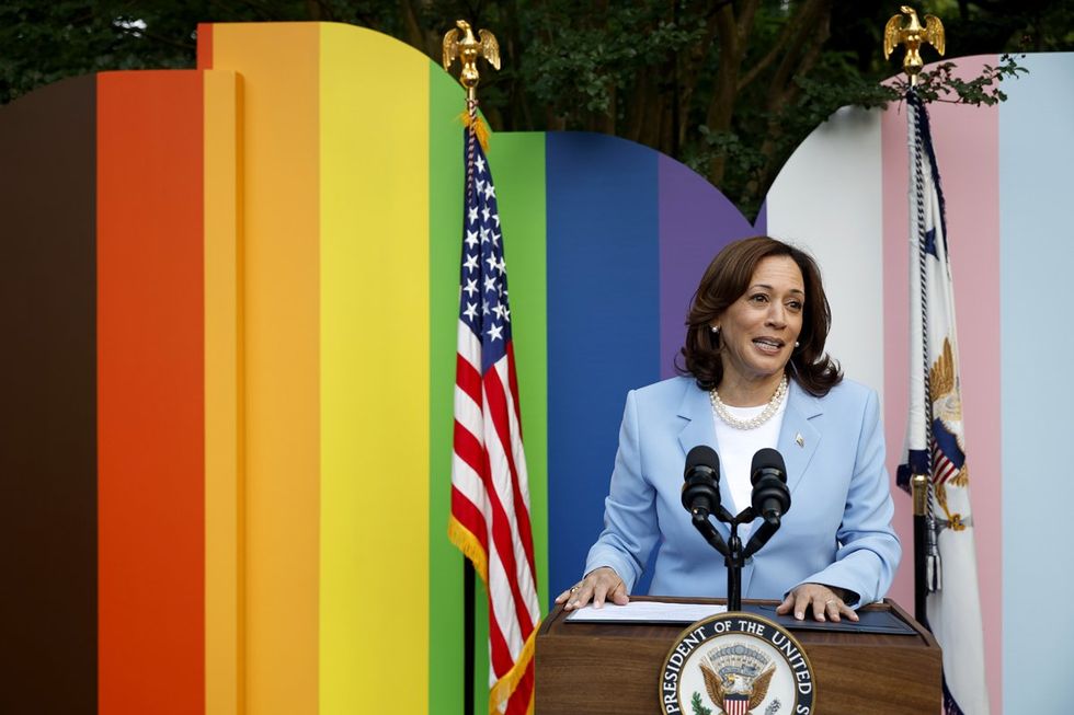 63 Photos Of VP Kamala Harris & GLAAD's StarStudded Pride Celebration