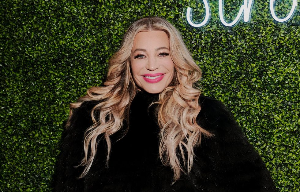 Taylor Dayne Models Triple D Bra With Gorgeous 21-Year-Old Daughter