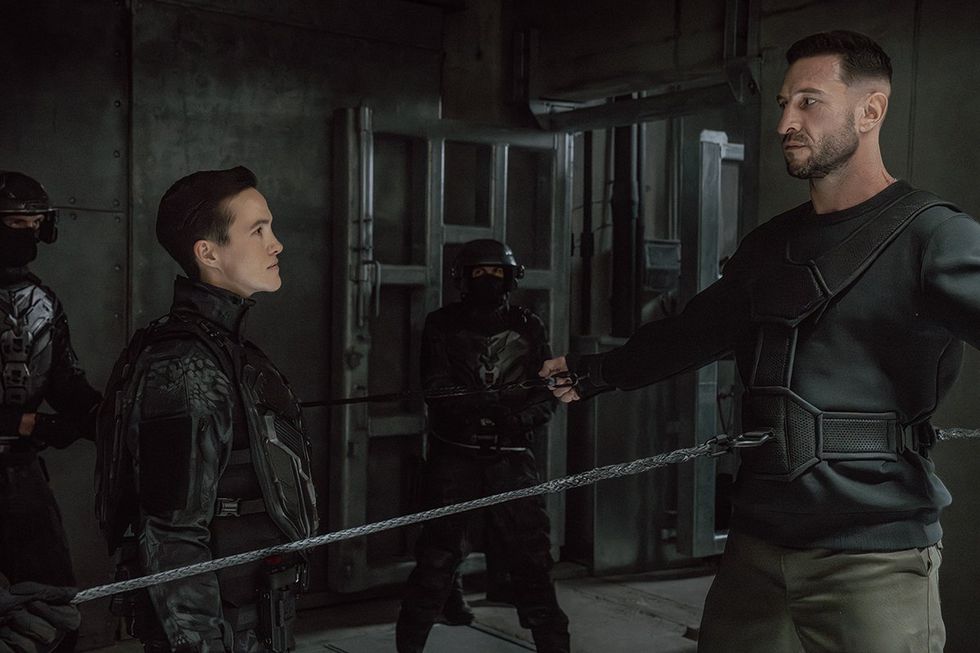 L-R Anna Koval as Captain Briggs and Pablo Schreiber as Master Chief in Halo