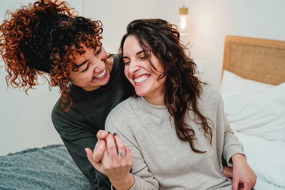 lesbian-bed-death myths: lesbians laugh in bed