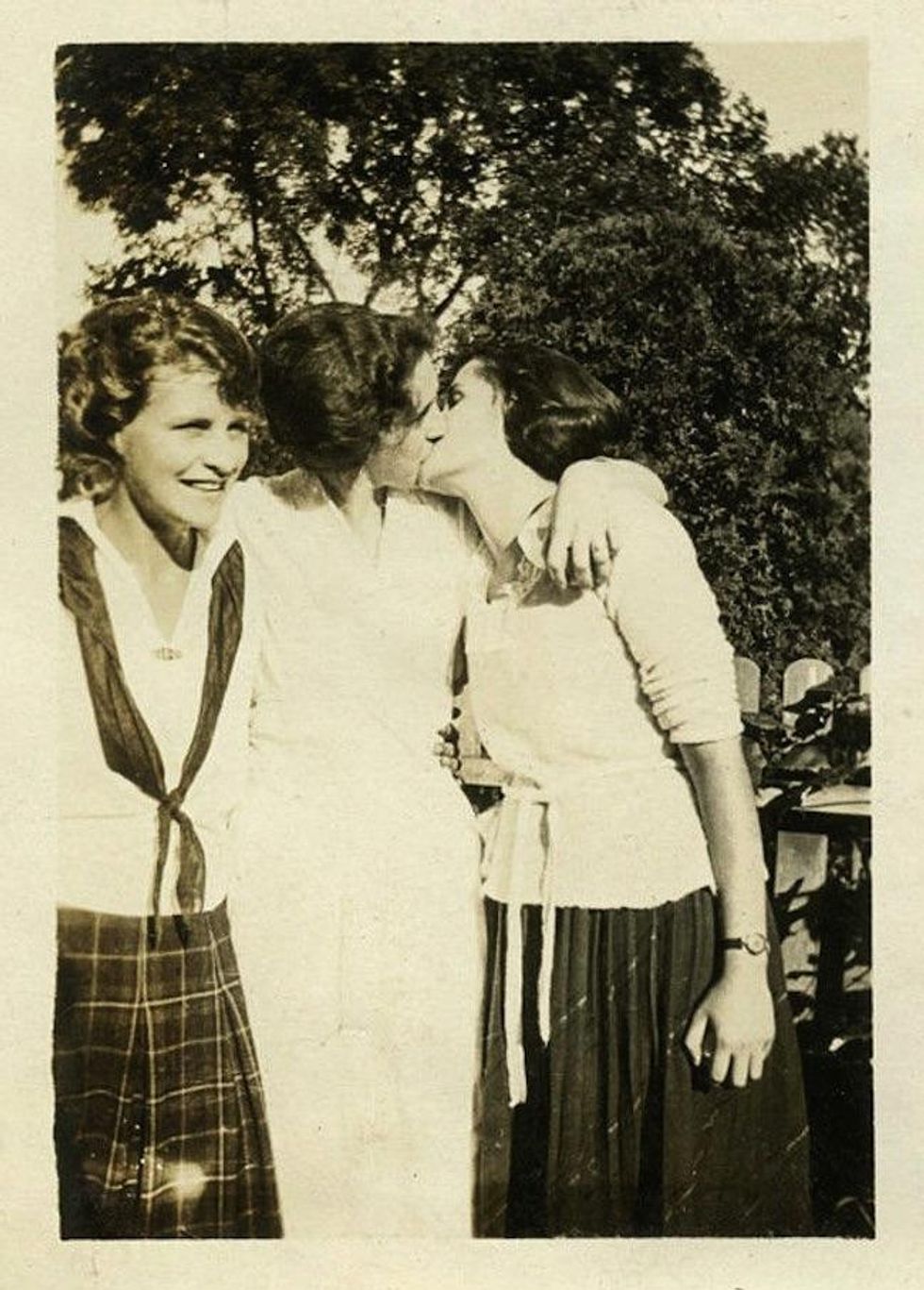 8 Awesome Vintage Photos Of Lesbian Couples