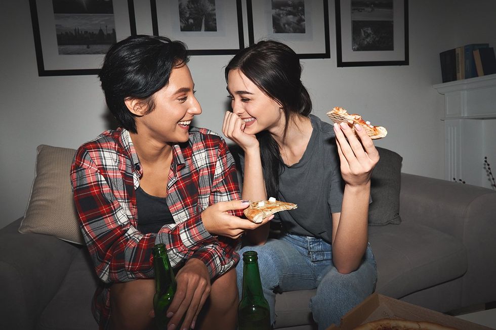 lesbians eat pizza