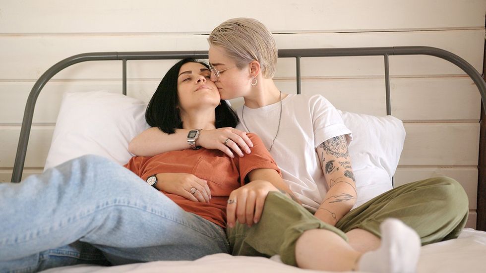 lesbians in bed