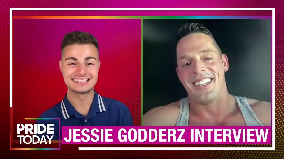 Jessie Godderz is stripping down & rocking tiny Speedos on 'House of Villains'