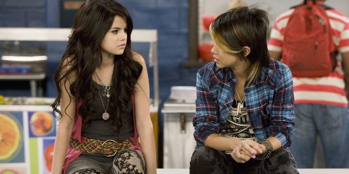 1200px x 600px - Wizards Of Waverly Place' Writers Say This Character Was Secretly Bi