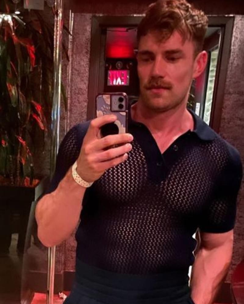 30 sexy pics of gay heartthrob Zane Phillips